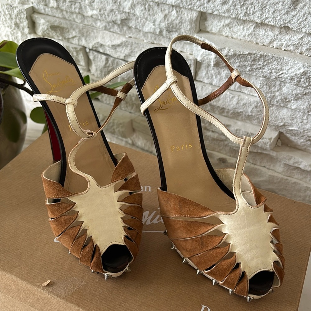Christian Louboutin Camel Tri Color Spike Heel 39.5